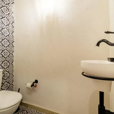- Paul De Vence Village Apartment